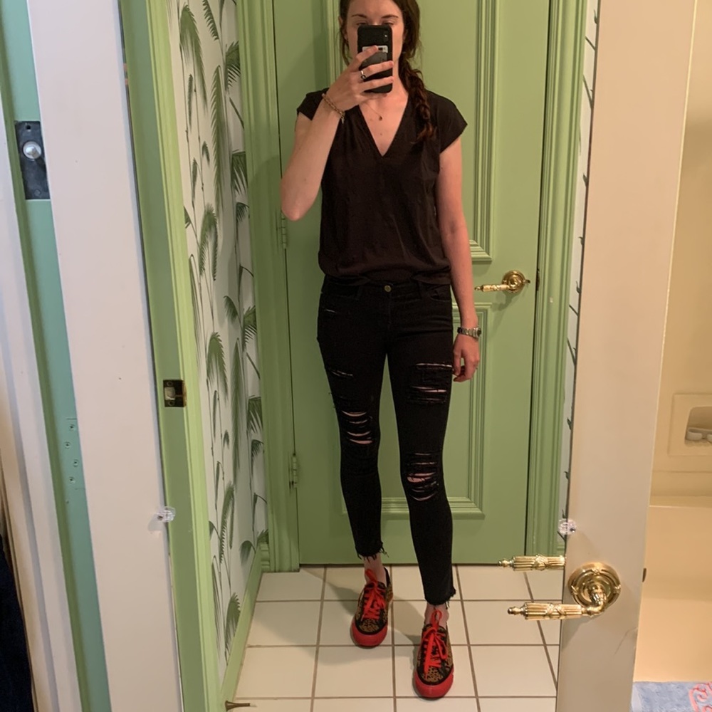 FRAME Le Skinny de Jeanne black distressed denim